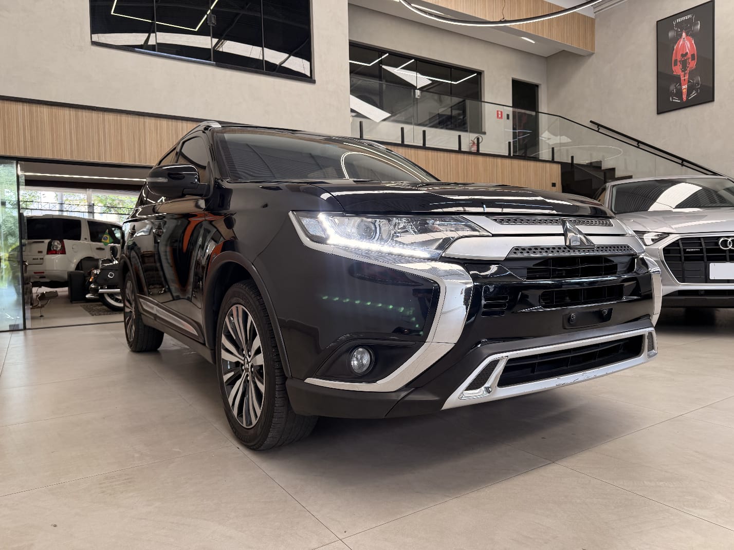 MITSUBISHI OUTLANDER